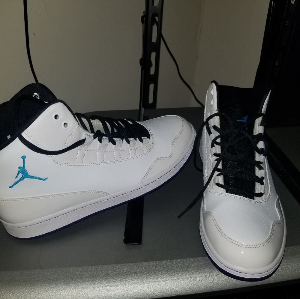 Brand new jordan executive 11m without tags white
